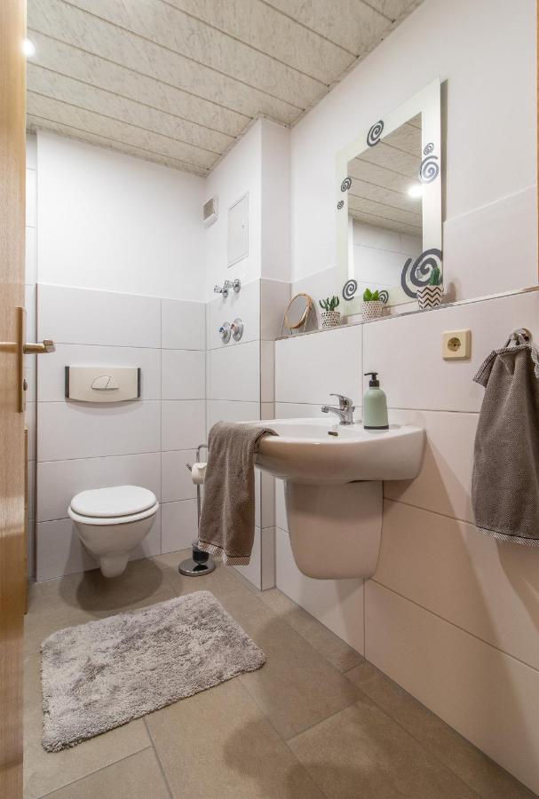 Modernes Apartment Im Gruenen I Balkon I Wlan I Stellplatz Schwarzenberg  Kültér fotó