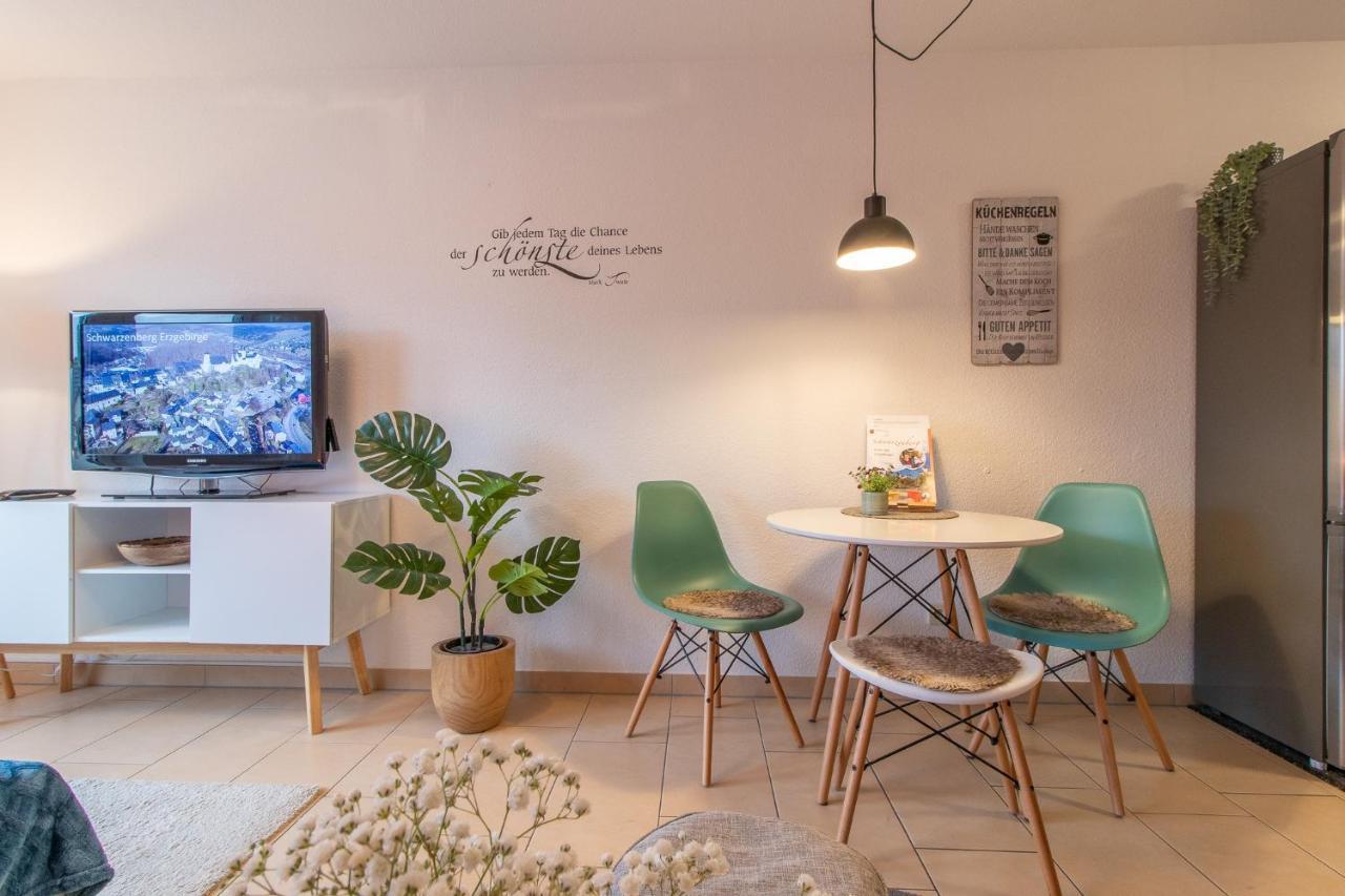 Modernes Apartment Im Gruenen I Balkon I Wlan I Stellplatz Schwarzenberg  Kültér fotó