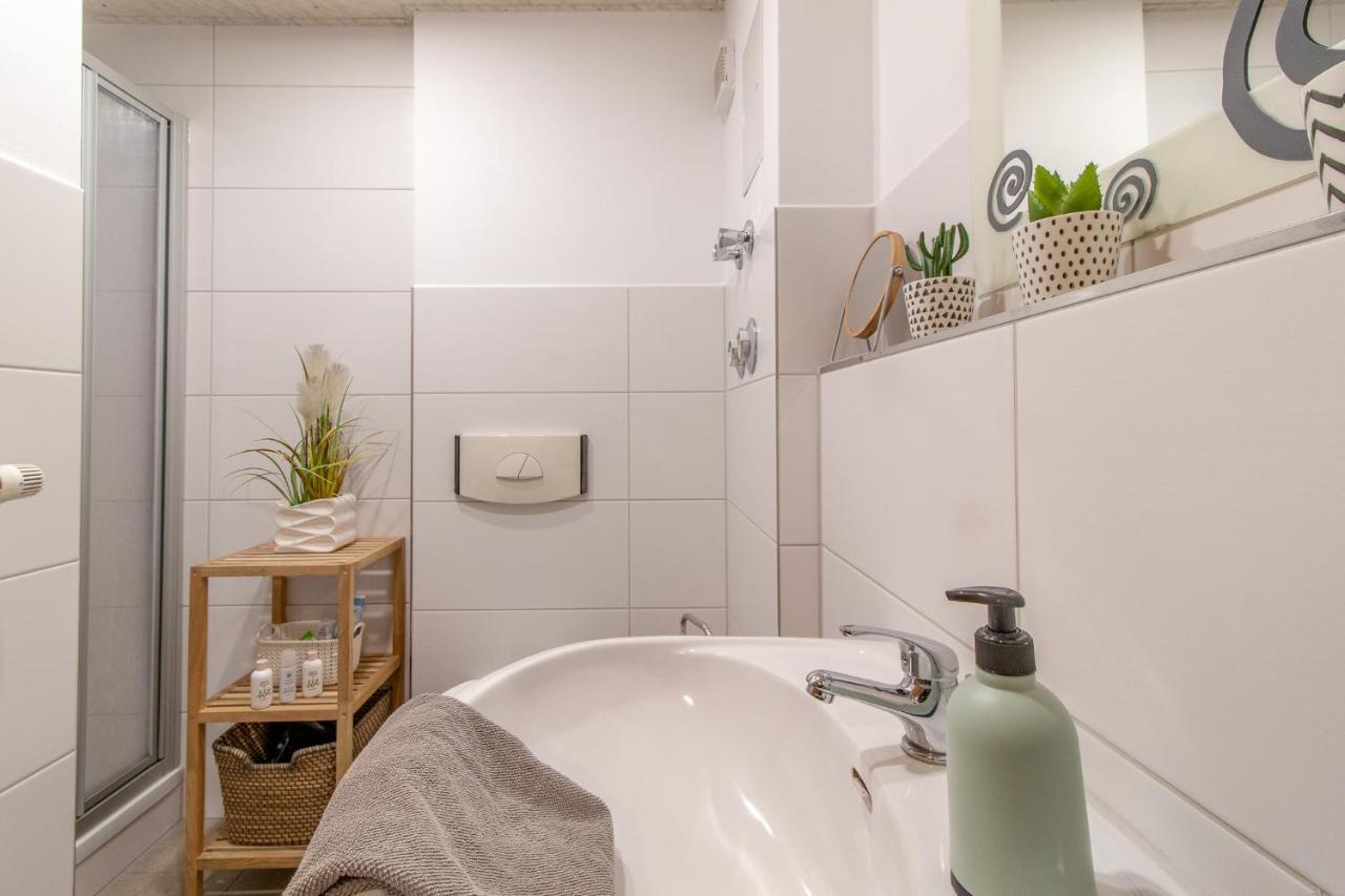 Modernes Apartment Im Gruenen I Balkon I Wlan I Stellplatz Schwarzenberg  Kültér fotó